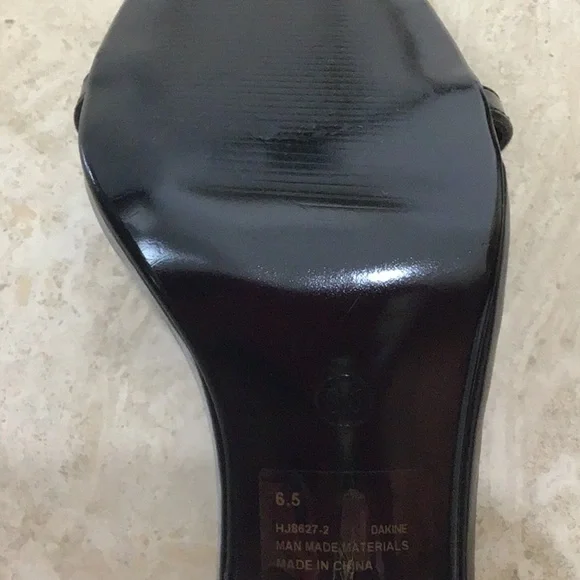 Cape Robbins Dakine Slingback Studded Heels Black Size 6.5 - Picture 10 of 11